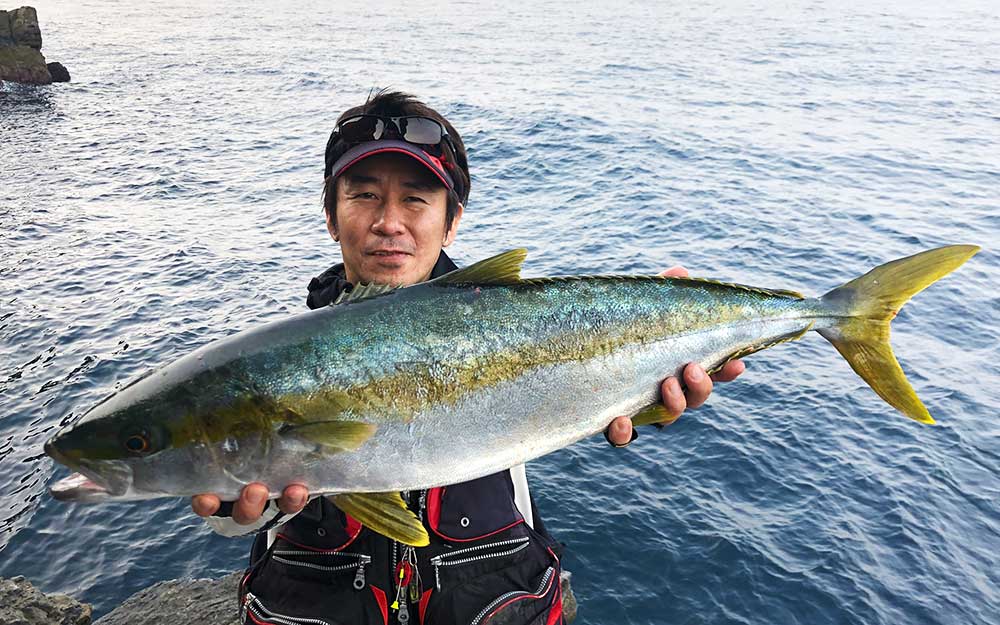 クリスマス前のクロ・ヒラマサ釣り（美良島：ビジャゴ）