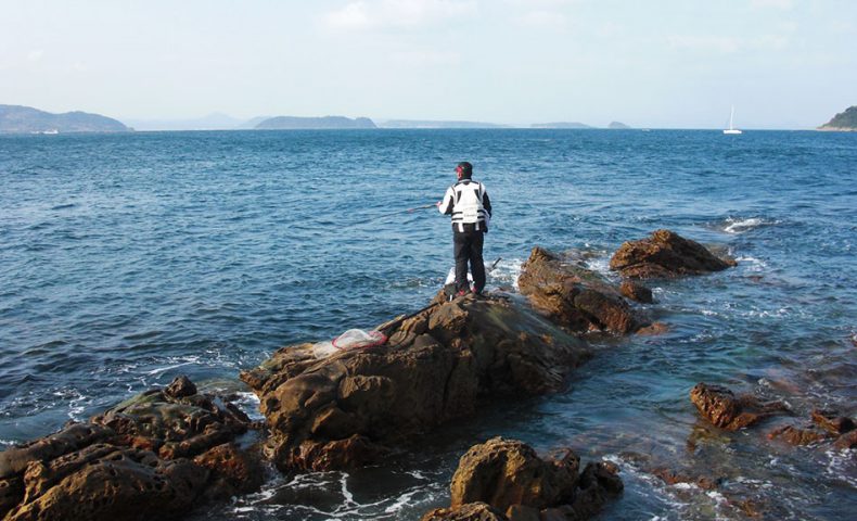 ノッコミチヌを狙い、強風の鷹島